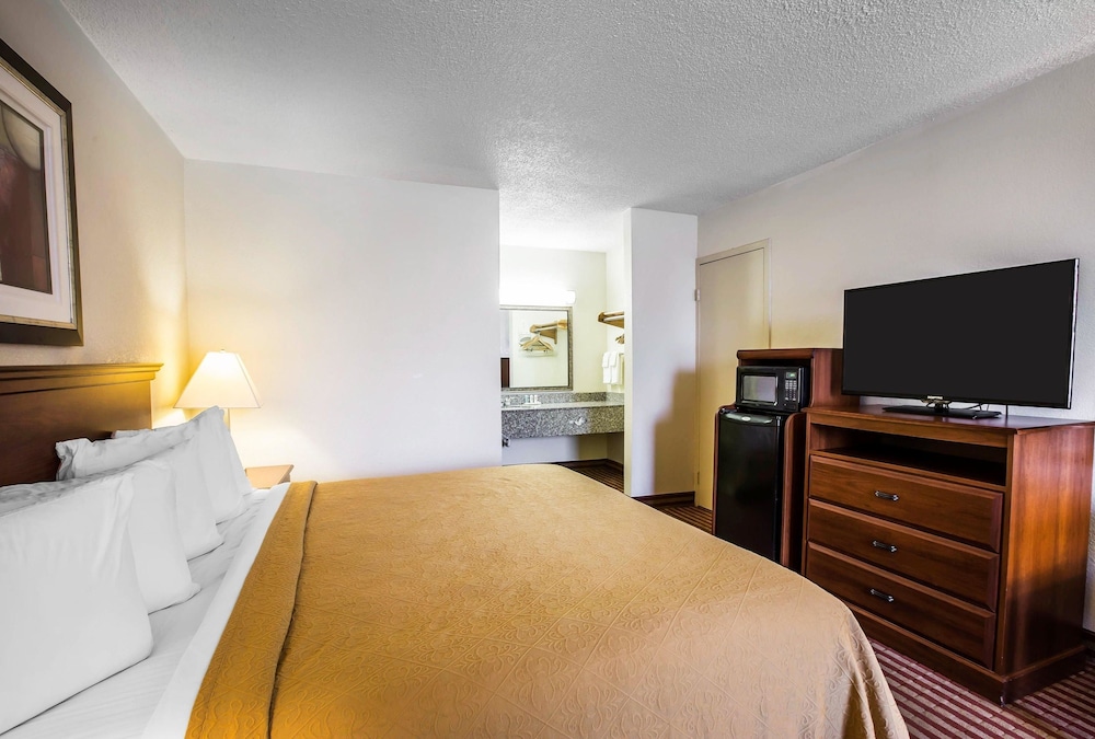 Quality Inn Madison view 3