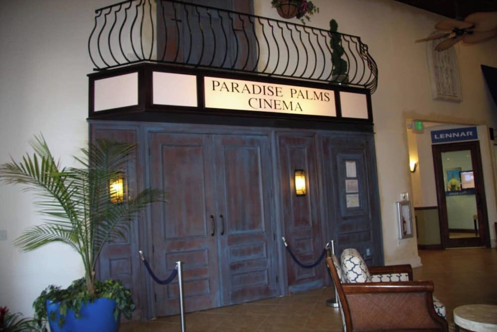 Spacious Villa Near Disney - Image 2