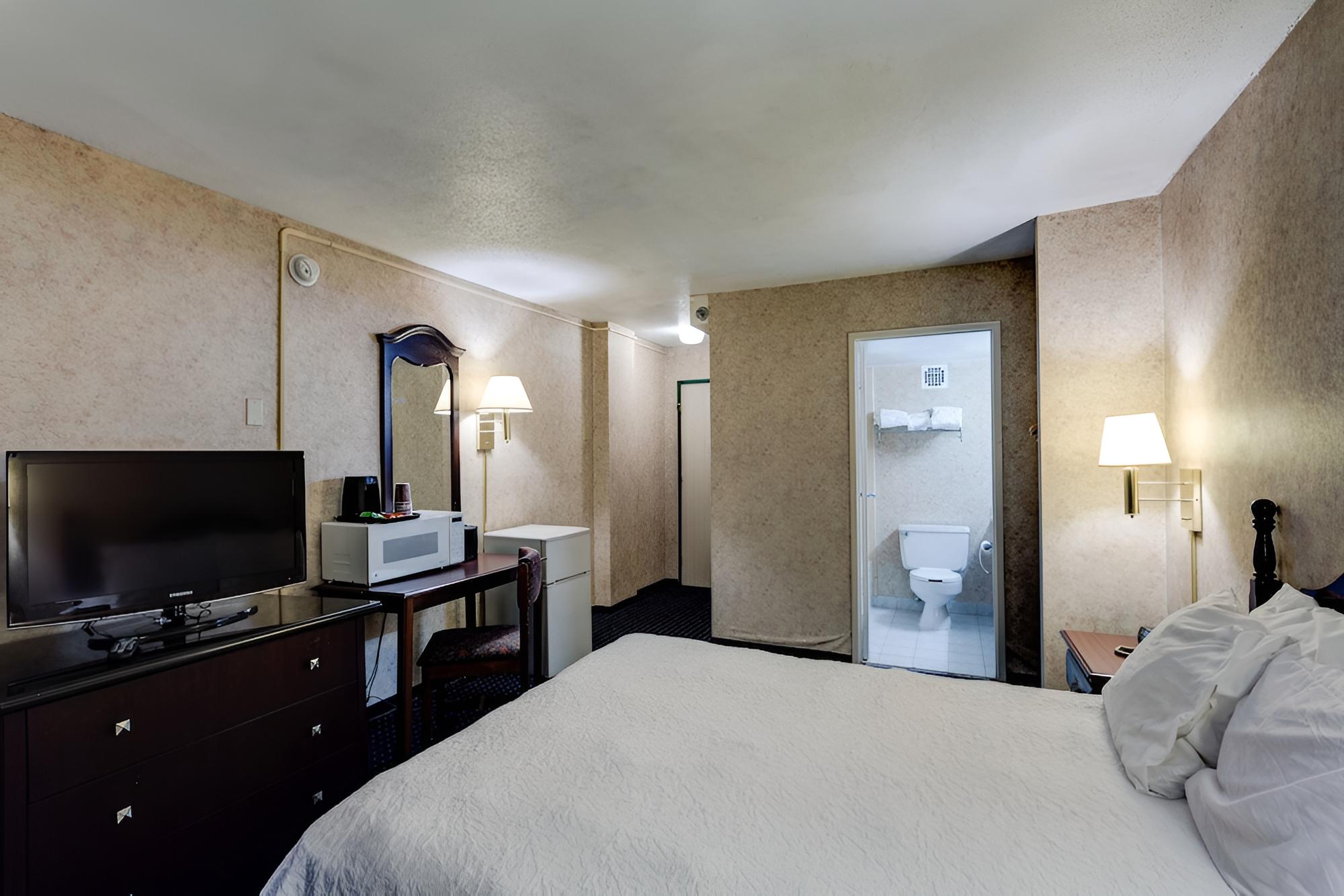 University Hotel & Suites view 2