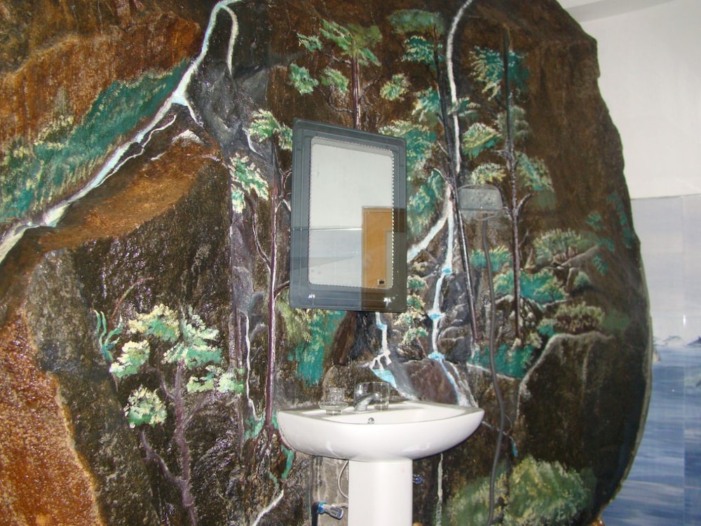 Ella River House