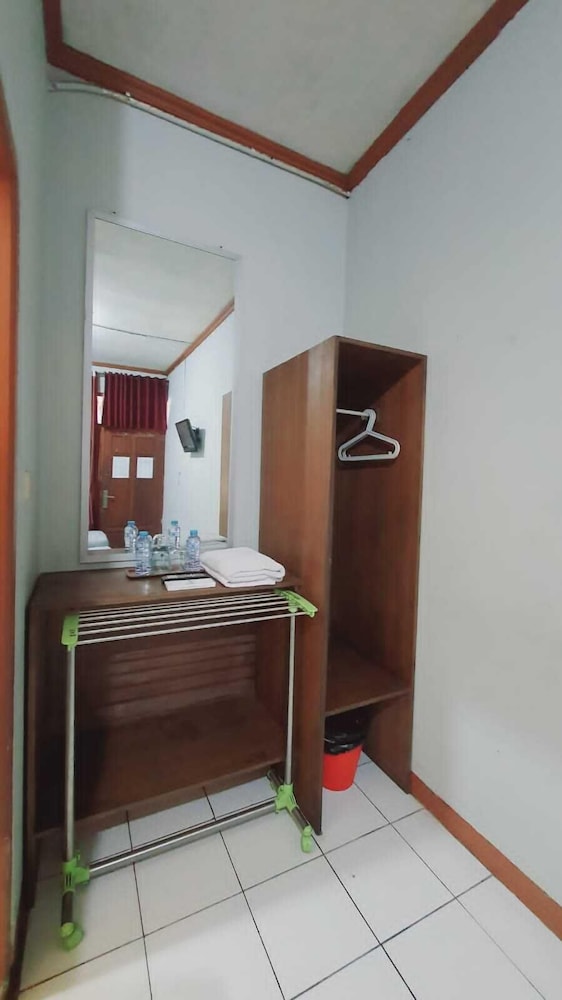 Aries Biru Hotel & Villa