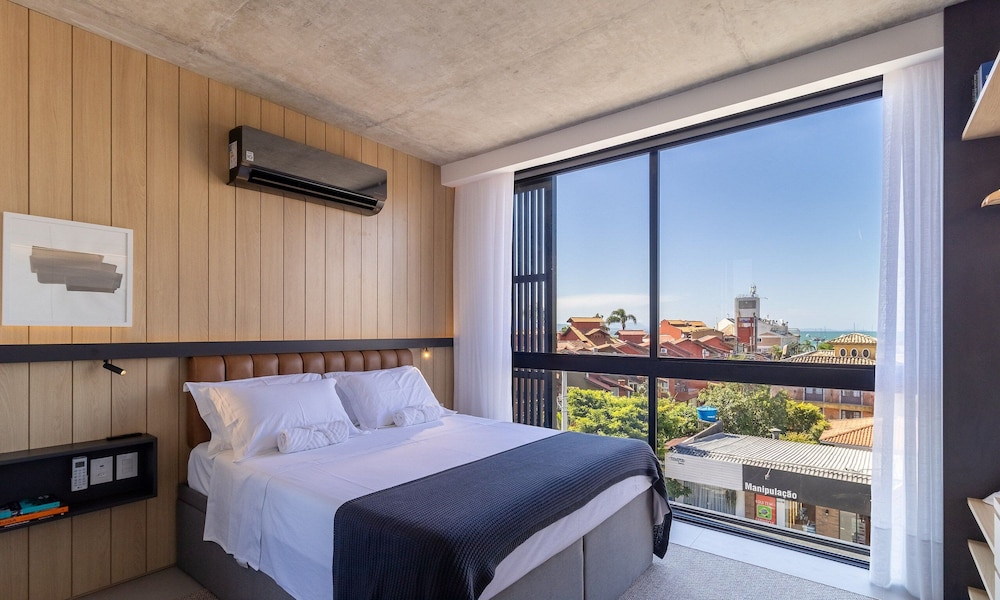 Studios in Building With Swimming Pool in Jurere - SOT