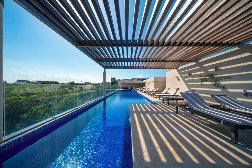 2 BR Condo with Rooftop Pool - Terrazas