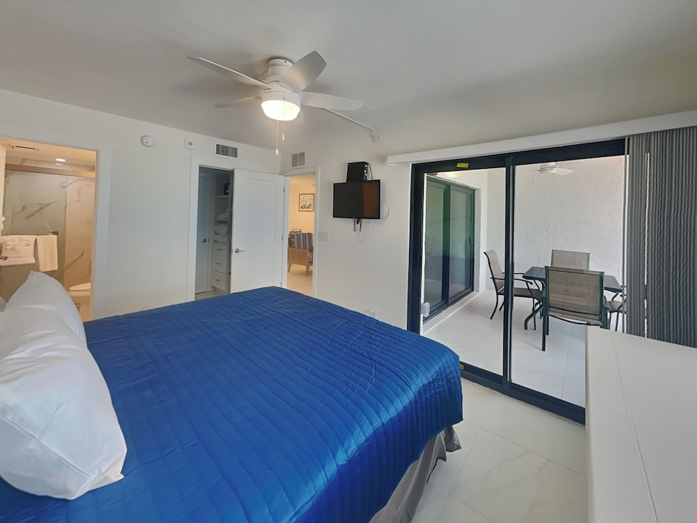 Seaside 2 by Distinctive Beach Rentals