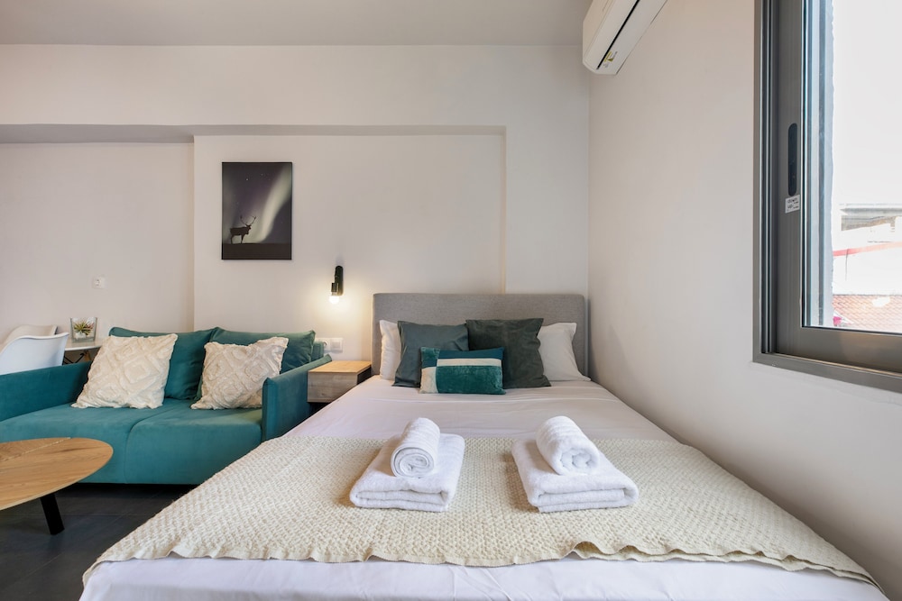 Cassiopeia - Studio & Balcony in Athens