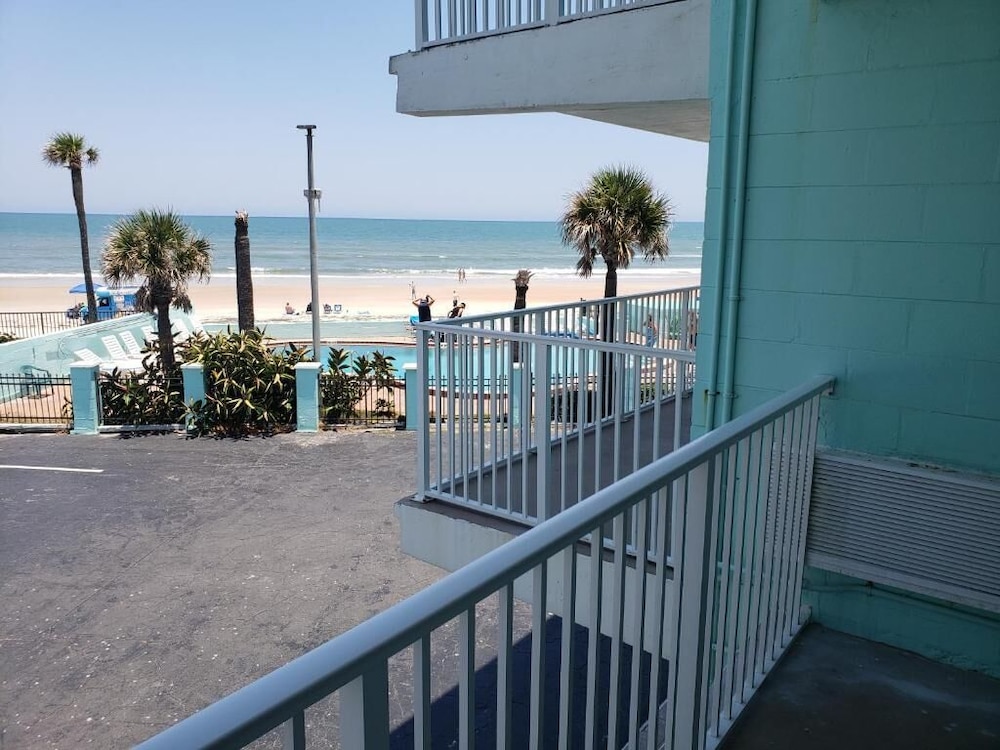 The Seascape Inn