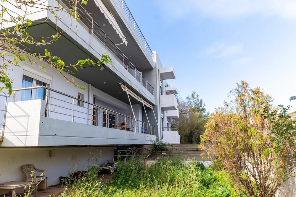 Erato Apartments