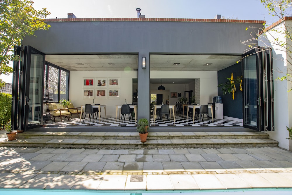 Twice Central Guesthouse