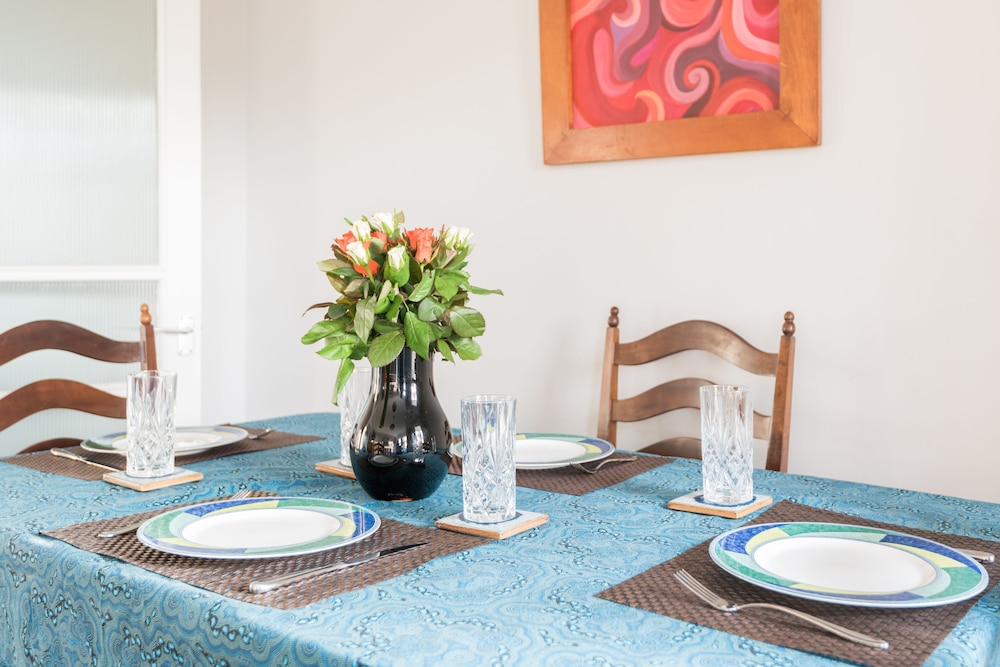 Stunning and Warm Home in Wandsworth by Underthedoormat