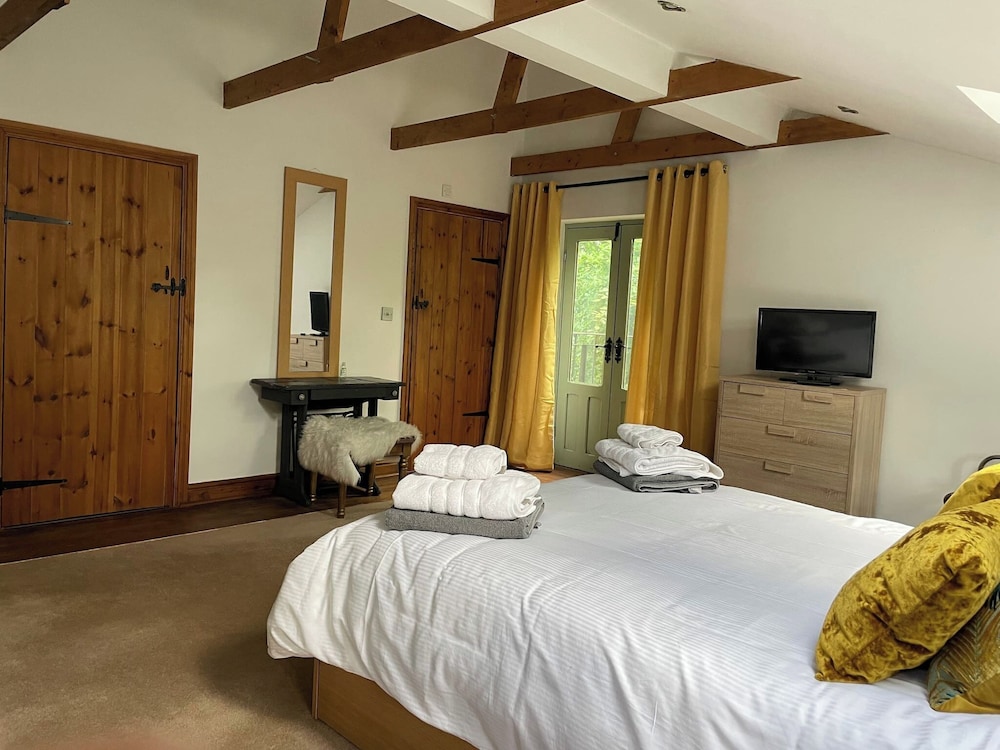 ๐ฟ Quaint Country Cottage With Valley Views, Dog-friendly & Horse-friendly