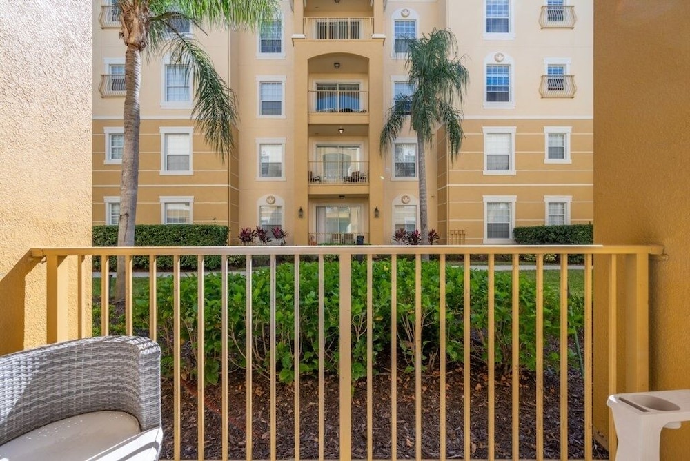 Vista Cay Secret Cove 2 Bedroom Condo by RedAwning