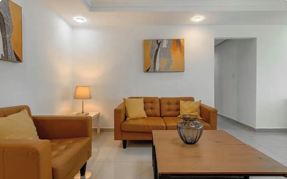 Oceanfront Condo in Ave. España Sleeps 8