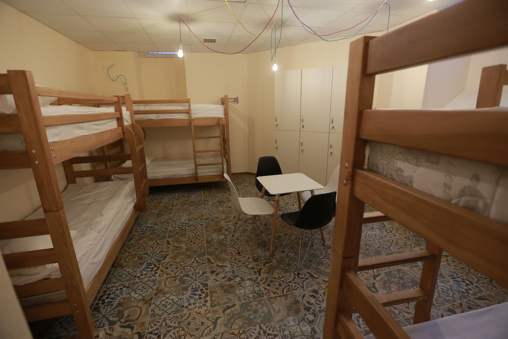 Midtown Hostel