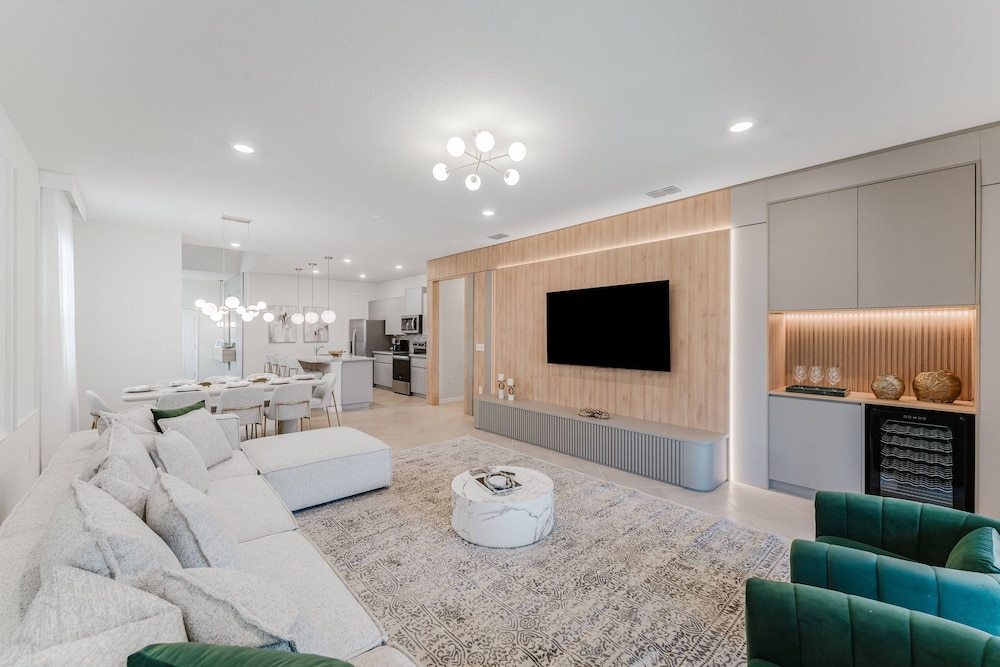Amazing 7 bd Summerkitchen Gameroom