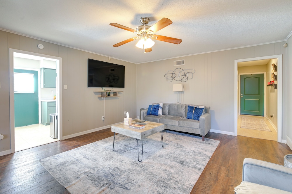 4 Mi to Shelby Farms Park: Memphis Home w/ Patio!