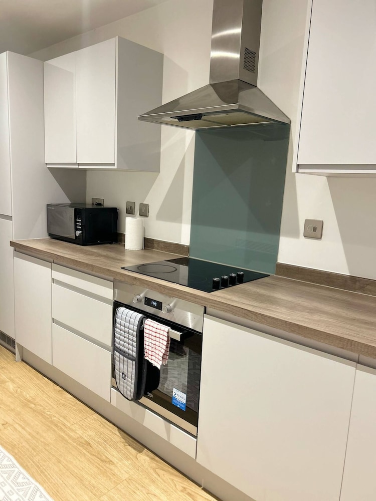 The Dyche - Central Manchester Spacious Apartment - Local Attractions