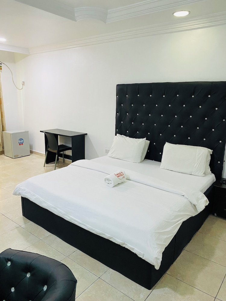 Chrisolik Hotel