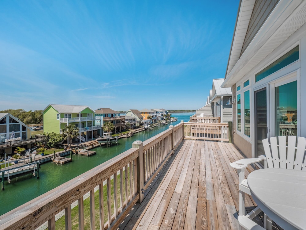 Queens Grant by Topsail Realty