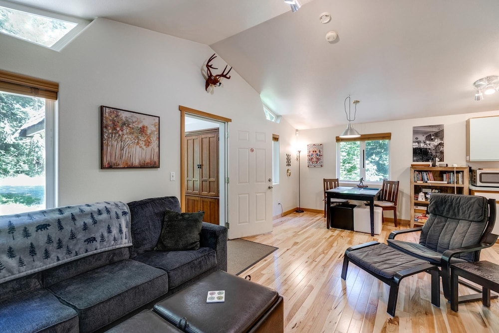 Mt Baker Lodging Cabin 60 - Sleeps 4 view 3