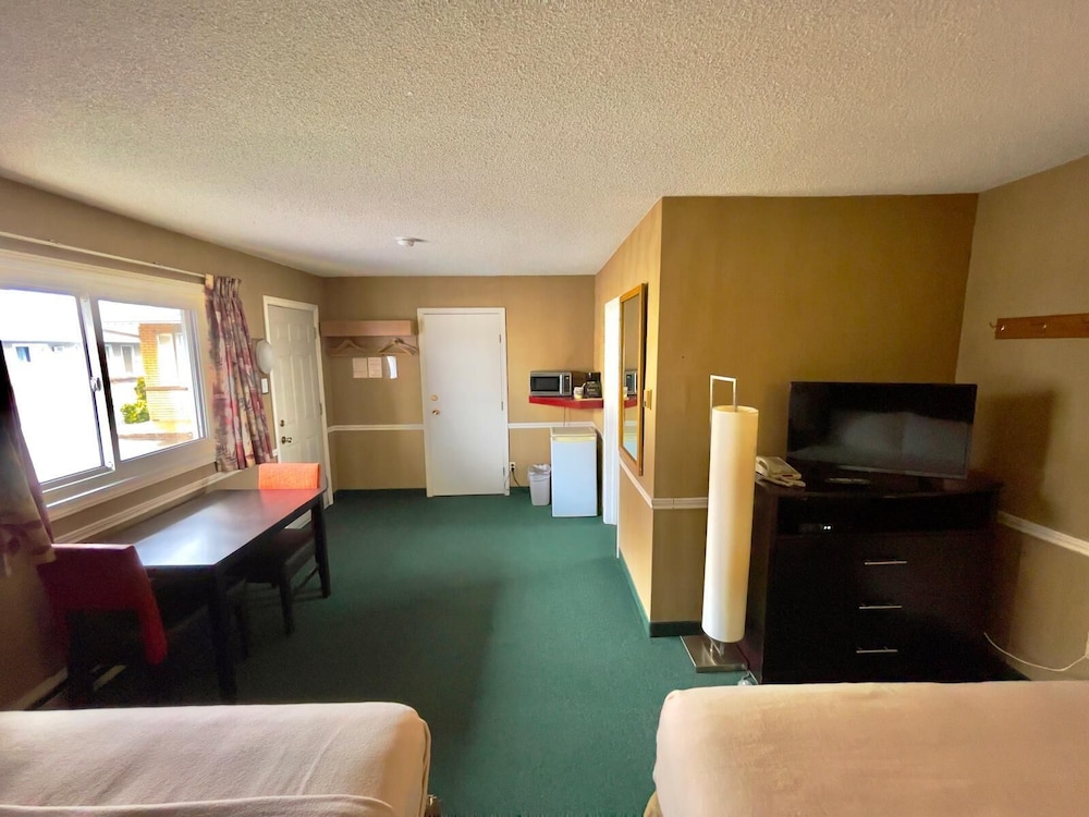 Adams Motel