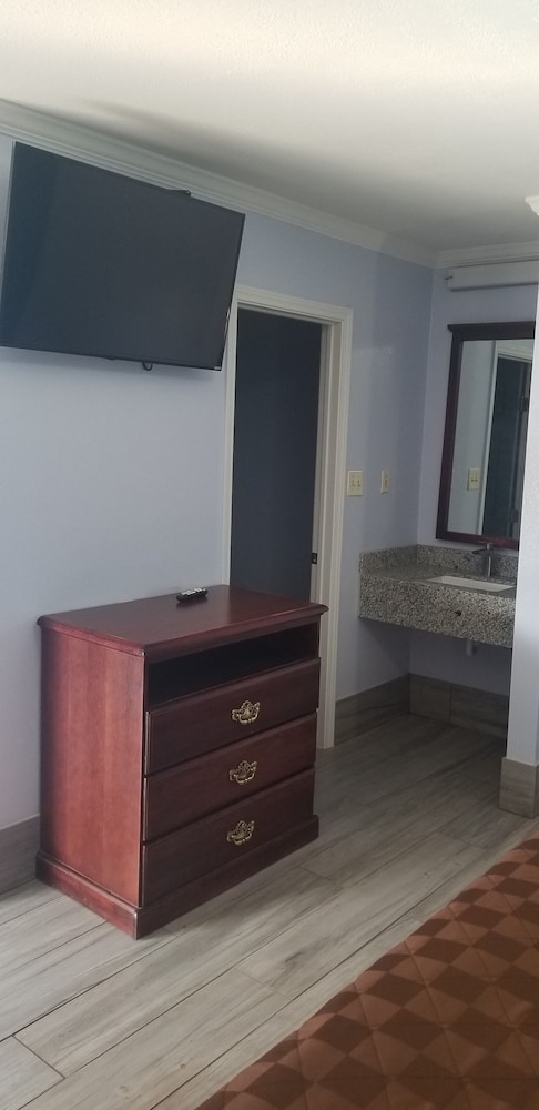 Carrizo Executive Inn view 5