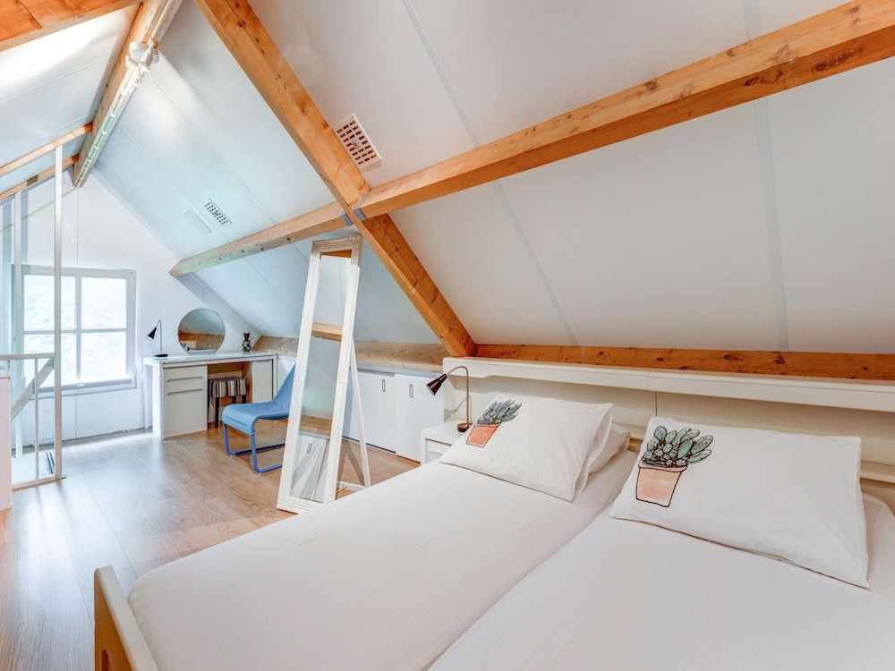 Picturesque Holiday Home in Oldenzaal With Jacuzzi