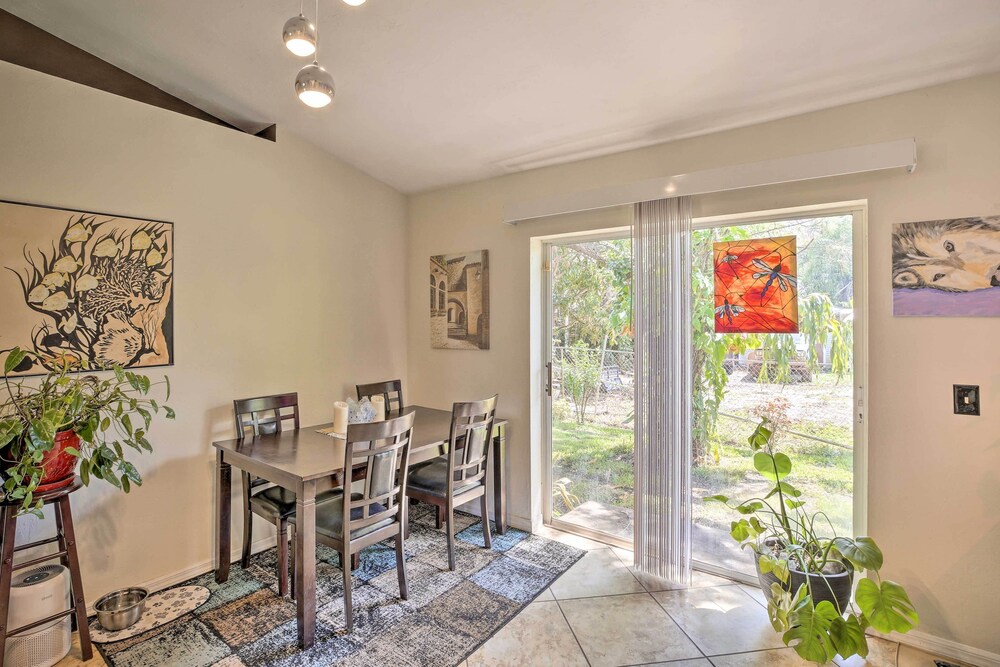 Updated Fort Myers Escape w/ Screened Lanai!