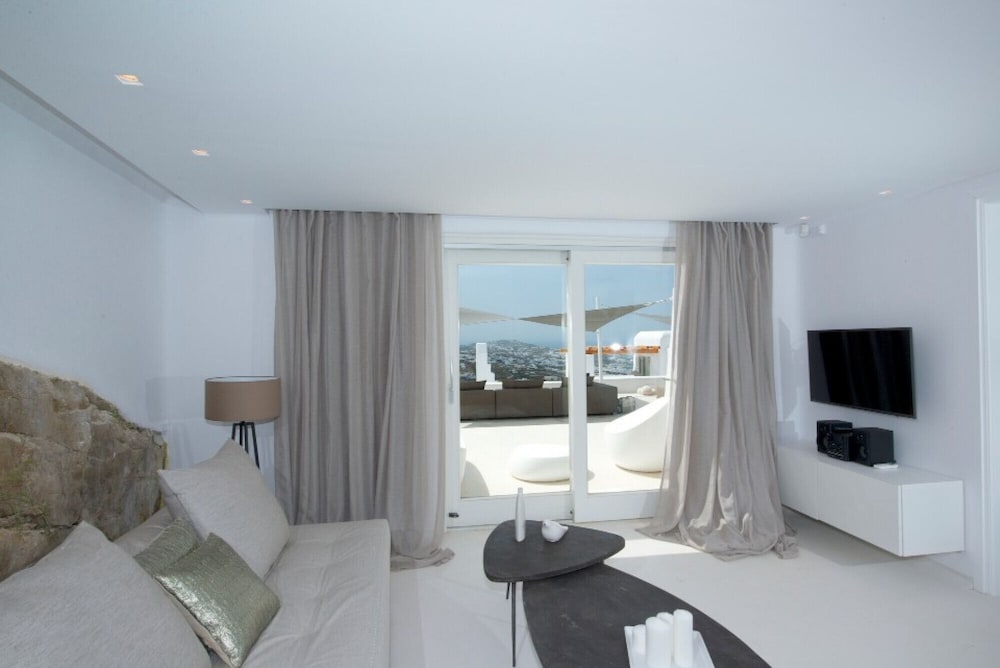 One Bedroom Suite Amethyst With Shared Pool photo 3
