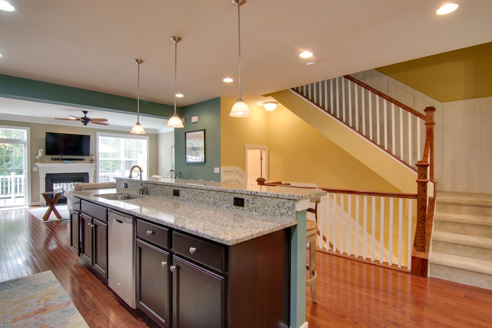 6 Mi to Rehoboth Beach: Townhome w/ Pool Access! view 4