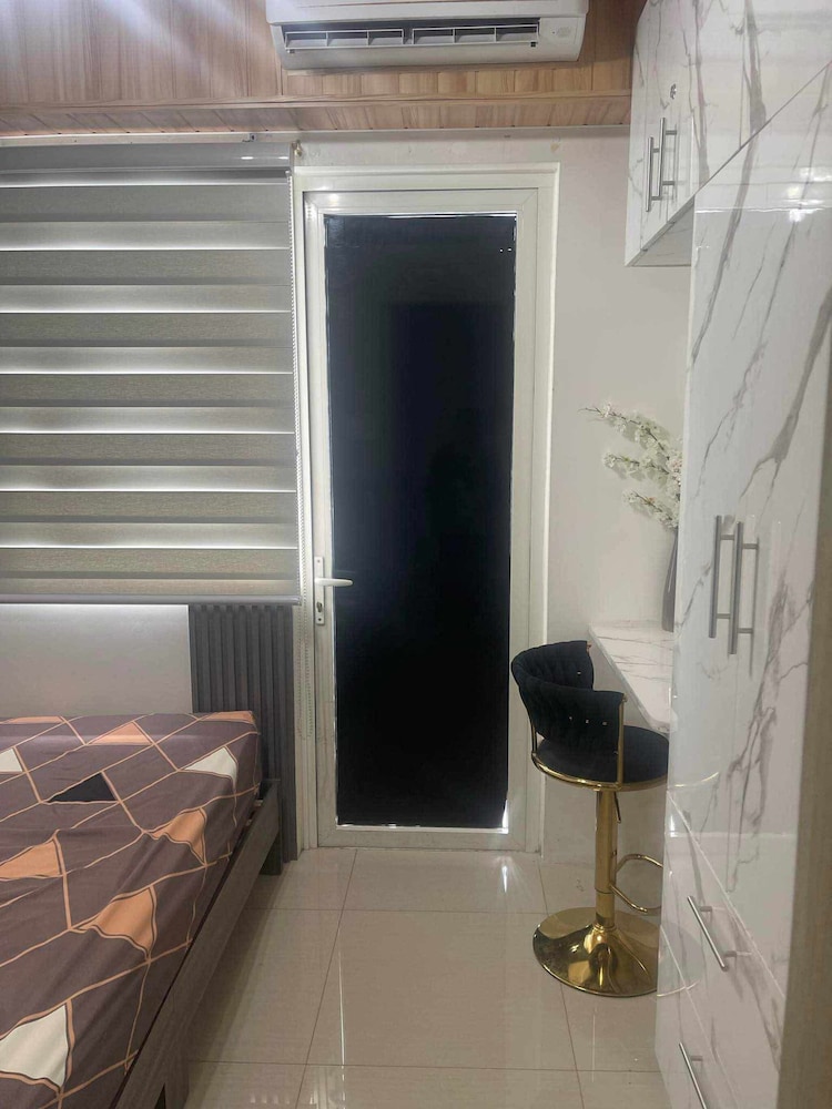 Metros Hideaway Shore Tower B