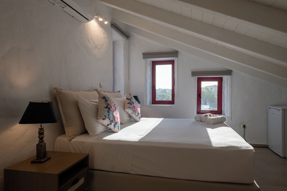 Lenox Vacations - Kemble Inn - Property Image 24