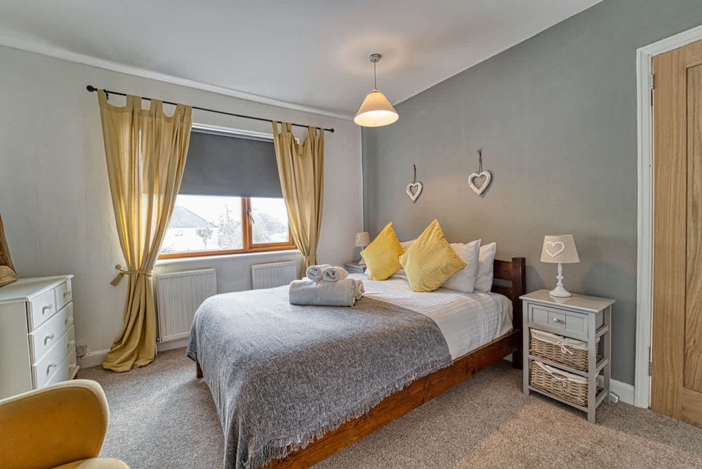 Host Stay Severn Swans House