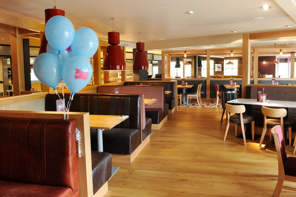 Premier Inn Redditch North - A441 4