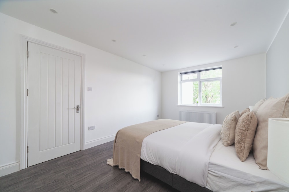 The Cricklewood Apartment