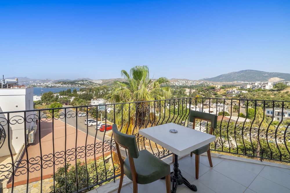 Queen Boutique Hotel - Image 67