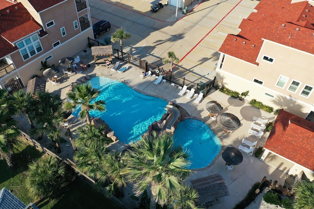 Carpe Beach Bum by Avantstay 3 Blocks to Beach Balcony Pool