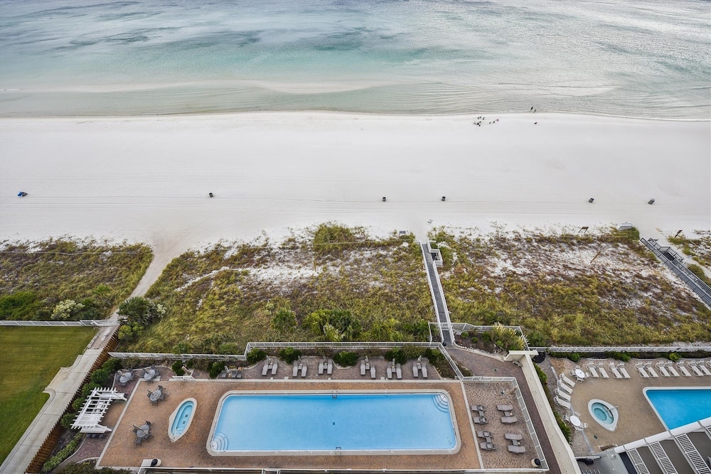 Twin Palms by Book That Condo