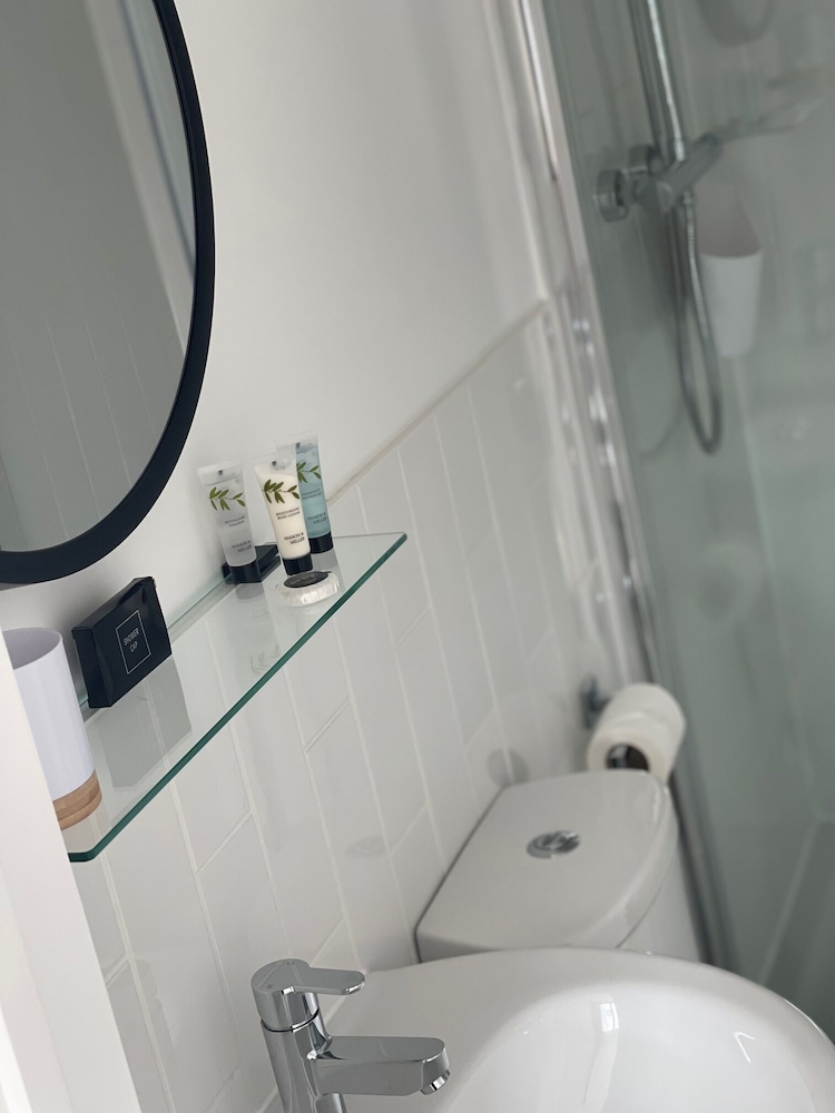 Ramsgate Vacations - White Stag Lodge - Property Image 8