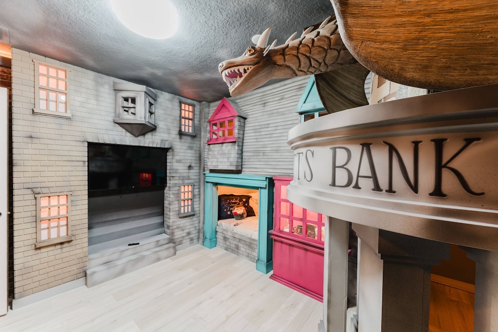 Amazing 7 bd Summerkitchen Gameroom
