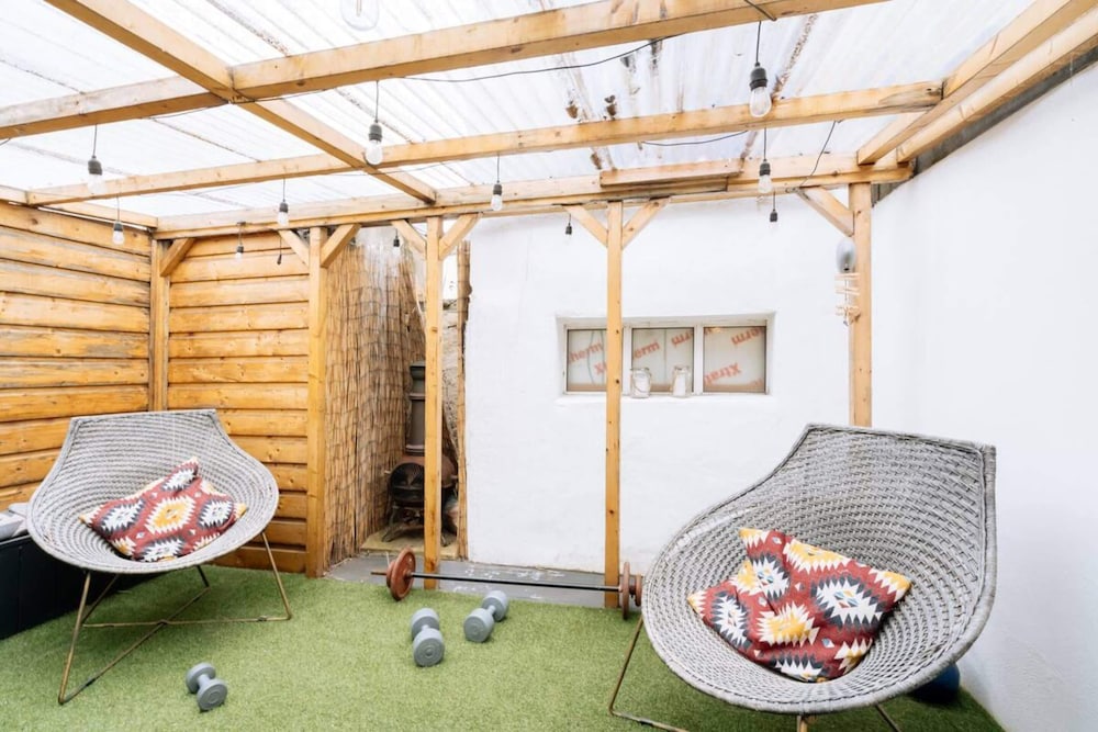 Stunning 3 Bedroom House in Dublin With Courtyard