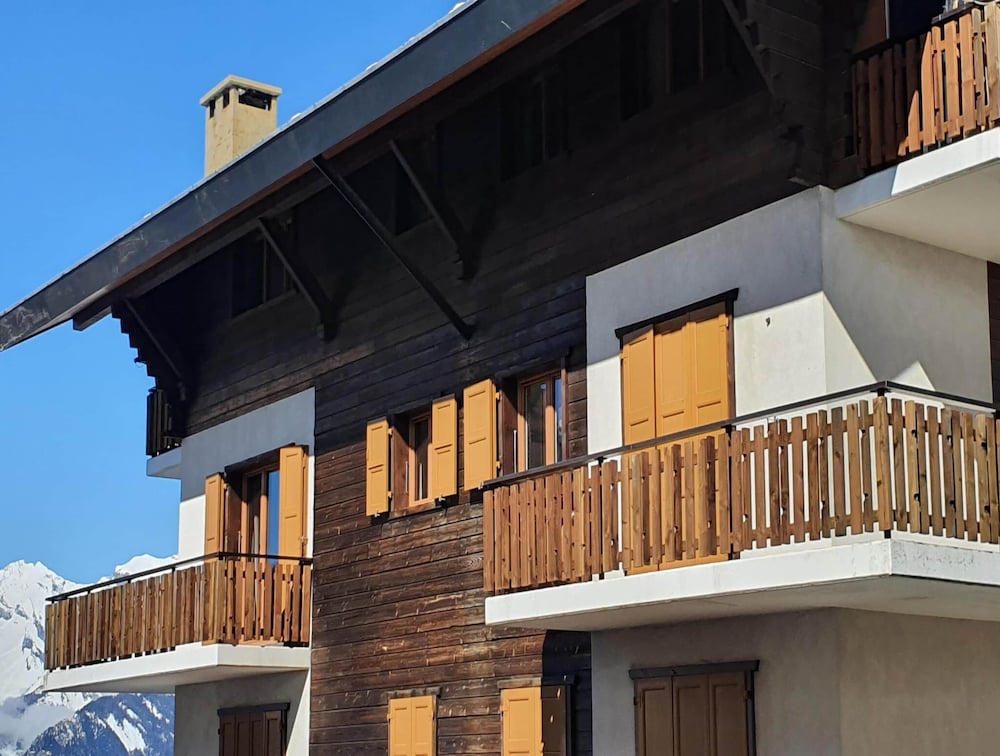 Mountain Apartment With Views