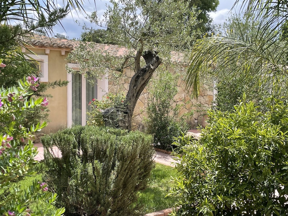 Vi Ja Villa Janas view 4