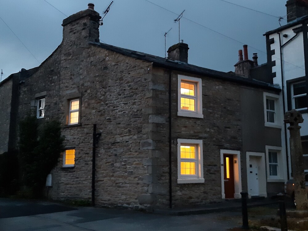 Lychgate Cottage