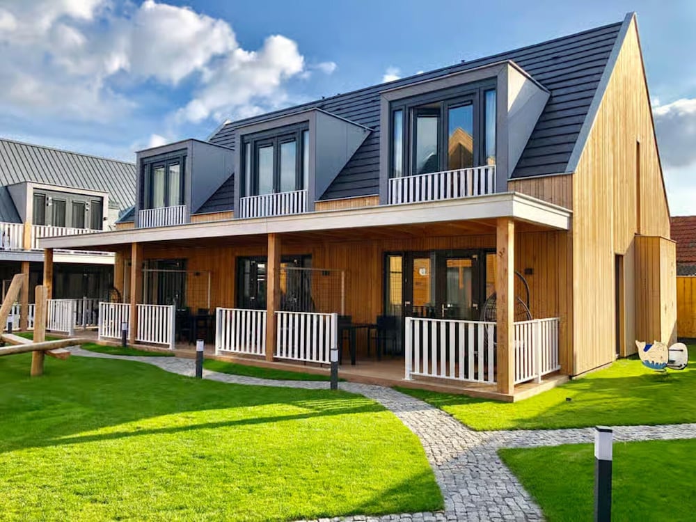 Beautiful Lodge for 5-person Near the Beach