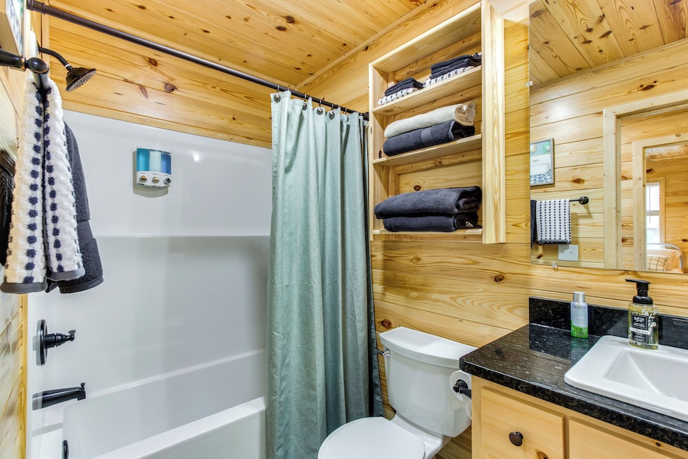 Gaming Loft: Atv-friendly Home in Slocomb