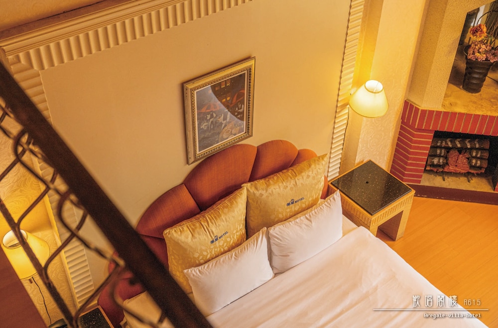 Regale Villa Hotel