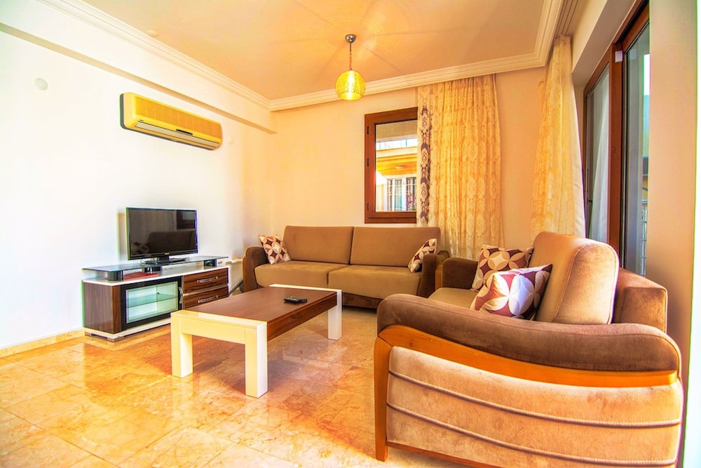 Aqua Marine Apart view 4