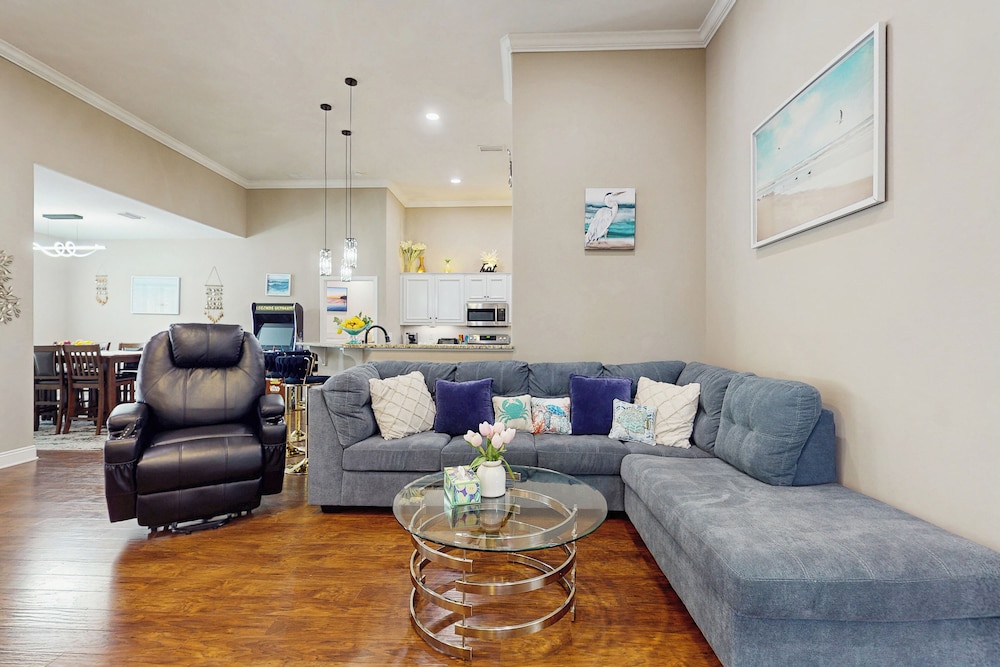 Spacious 5BR w/ Patio & W/D Near Beach