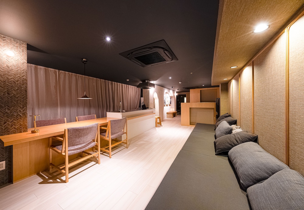 AET HOTEL