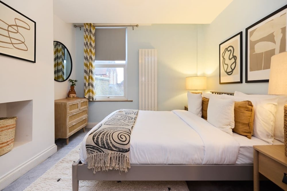 The Kensal Green Place - Modish 2bdr Flat With Study Room